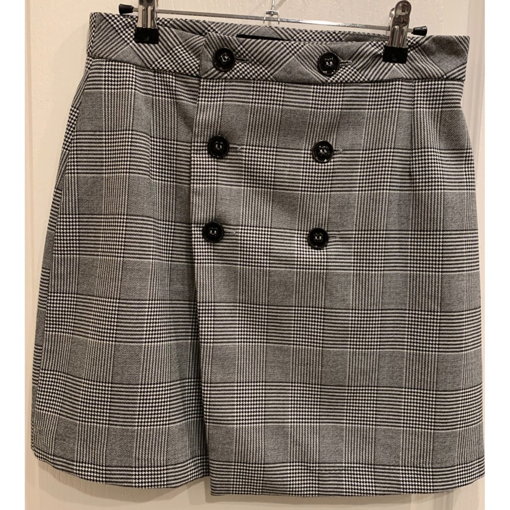 Zara black and white plaid skirt 6 Buttons Excellent Condition Sz 28-inch Waist